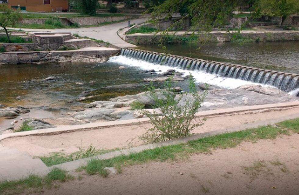 Tras las intensas lluvias, ingresó al río San Antonio una creciente de casi un metro