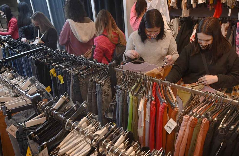 Día del empleado de Comercio: este lunes permanecerán cerrados los supermercados y shoppings de Mendoza