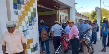Ya el 25 de mazo pasado docentes, directivos y miembros de la Guardia Wasek impidieron las elecciones.