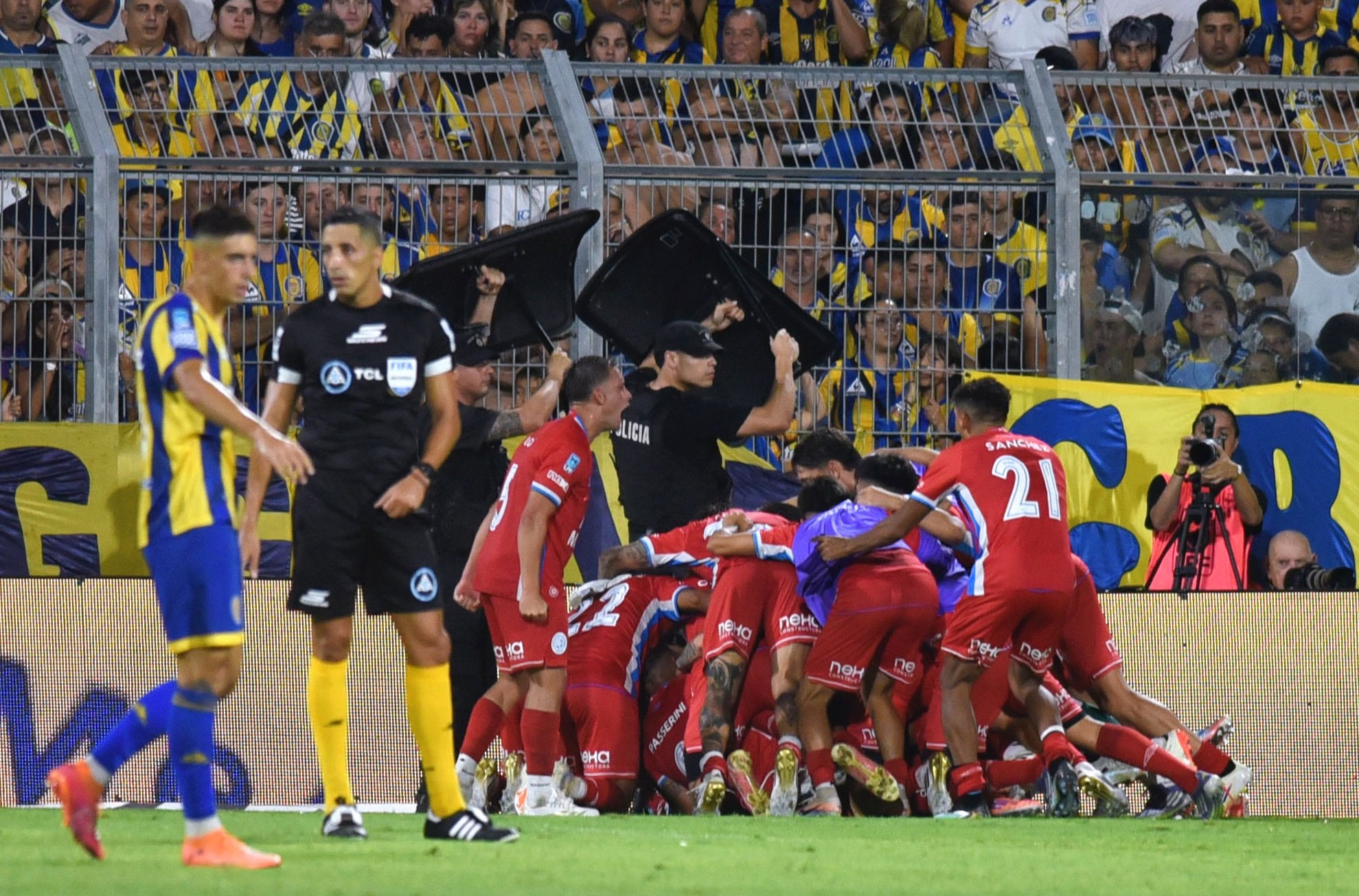 Belgrano visitó a Rosario Central por la primera fecha del Torneo Apertura de la Liga Profesional 2026. (Fotobaires)