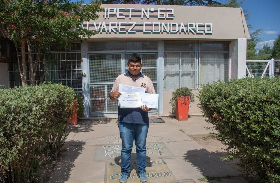 Río Segundo: trabajó, terminó el año con promedio de 10 y fue elegido como mejor compañero