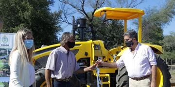Lo entregado al consorcio es un tractor 4x4, una rastra de 18 discos de 24” y una perforadora mecánica de 65 metros con una inversión superior a los $13.800.000.