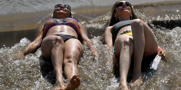 Jornada de calor en Mendoza.
Poco movimiento en la Playa del Río Mendoza, en Luján de Cuyo.Foto: Orlando Pelichotti