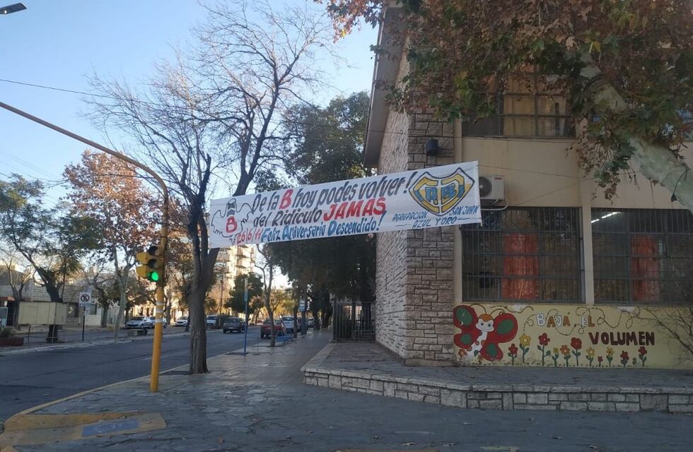 Hinchas sanjuaninos de Boca “gastaron” a River en un nuevo aniversario del histórico descenso