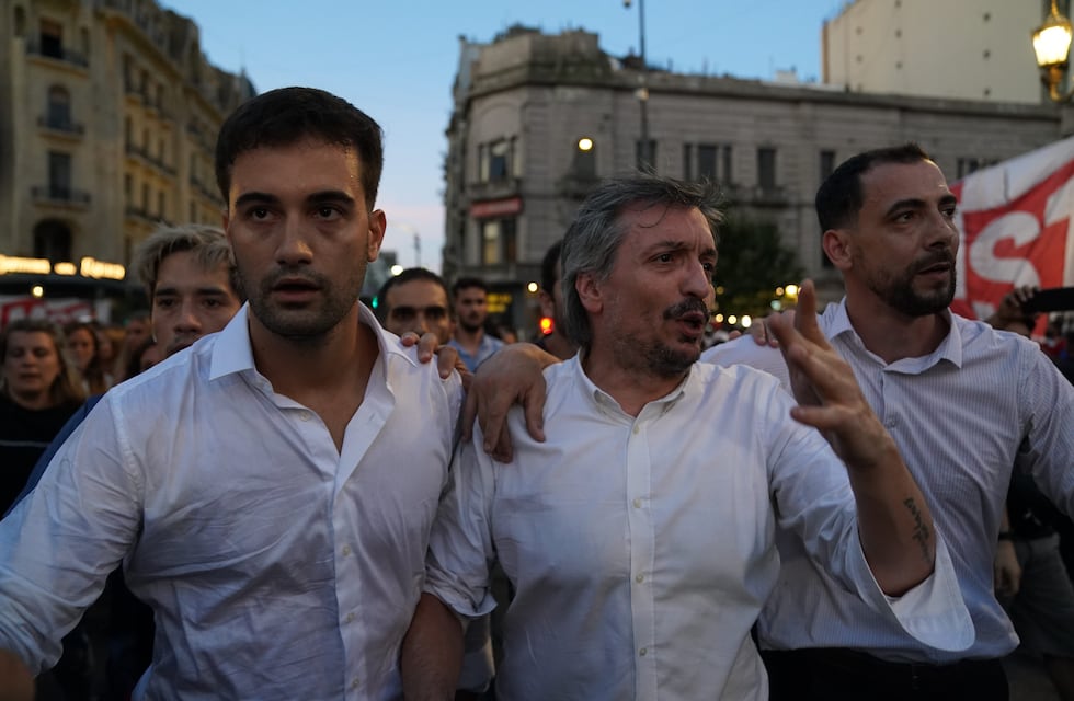 Tensa jornada en los alrededores del Congreso: incidentes, represión y diputados en la calle