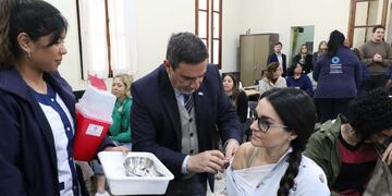 Medina Ruiz, encabezando las campañas de inmunización en la provincia.