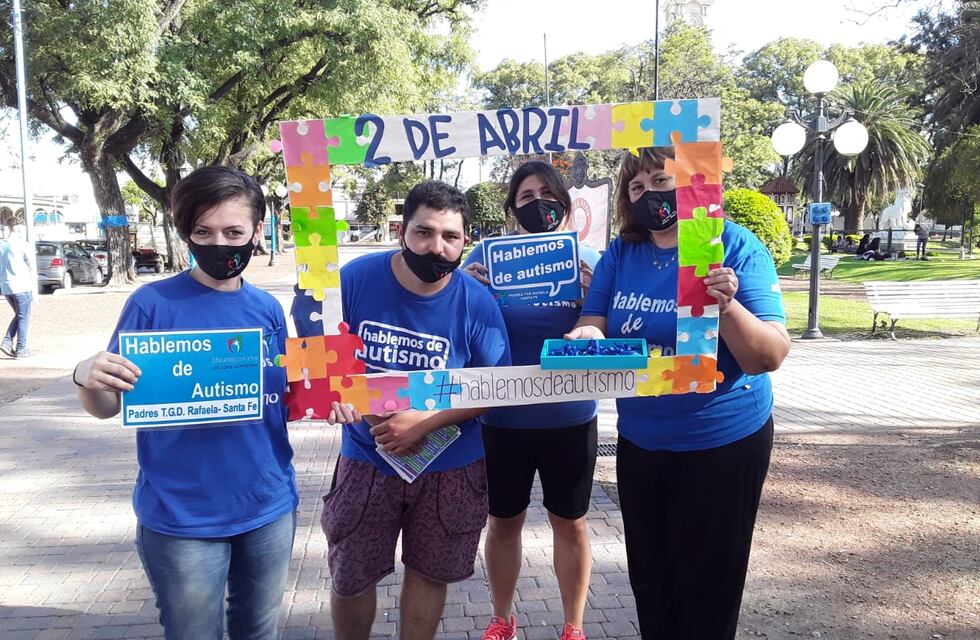 Jornada de concientización sobre el trastorno del espectro autista en la Plaza 25 de Mayo
