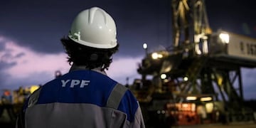 Trabajo en YPF. Imagen ilustrativa.