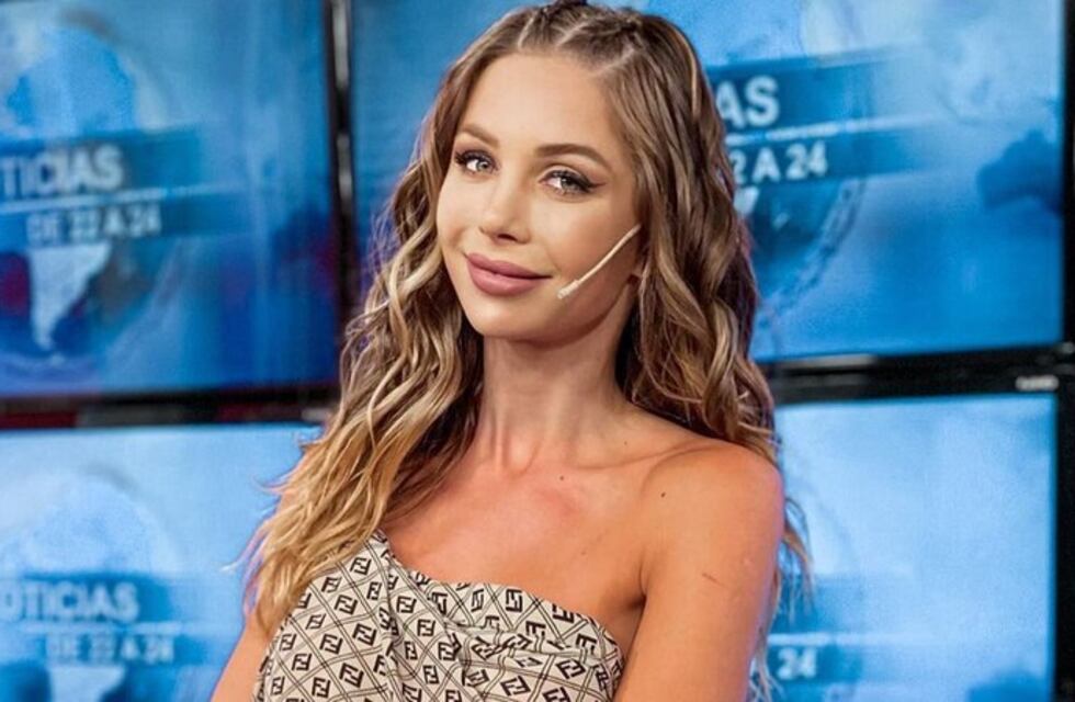 Desde un yate en Miami y con Bad Bunny de fondo, Romina Malaspina y Sasha Ferro bailaron en bikini