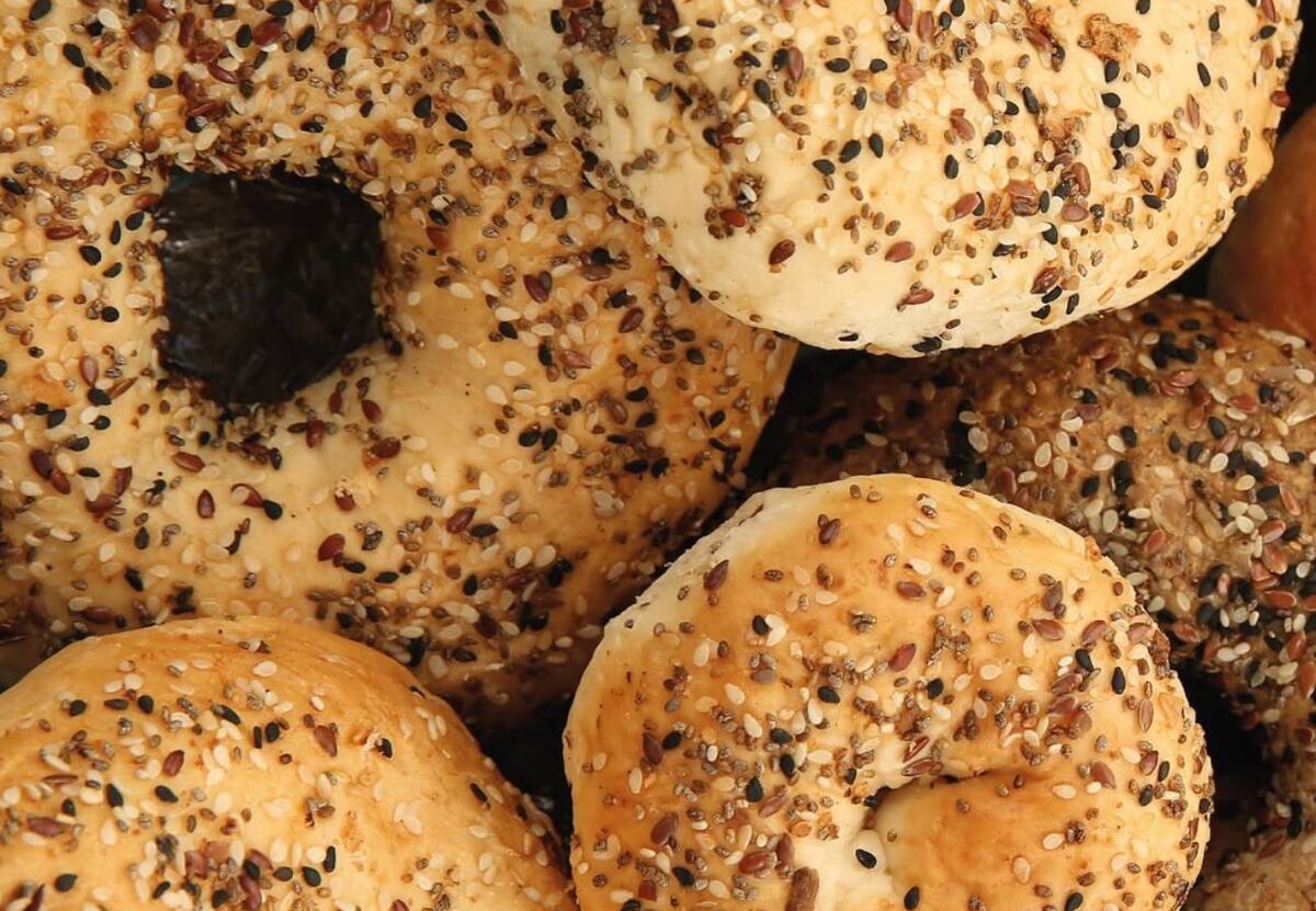 Cómo hacer bagels al estilo neoyorkino: la fórmula secreta de Bagels & Bagels para que queden perfectos
