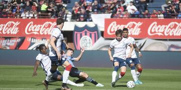 Belgrano enfrenta a San Lorenzo por la Copa de la Liga (Federico López Claro)