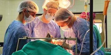 En el Hospital Naval Puerto Belgrano se realizaron cirugías pancreáticas avanzadas. (Foto: Gaceta Marinera).