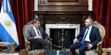 Antes de exponer ante la Comisión de Presupuesto, Guzmán se reunió con Massa (Foto HCDN)