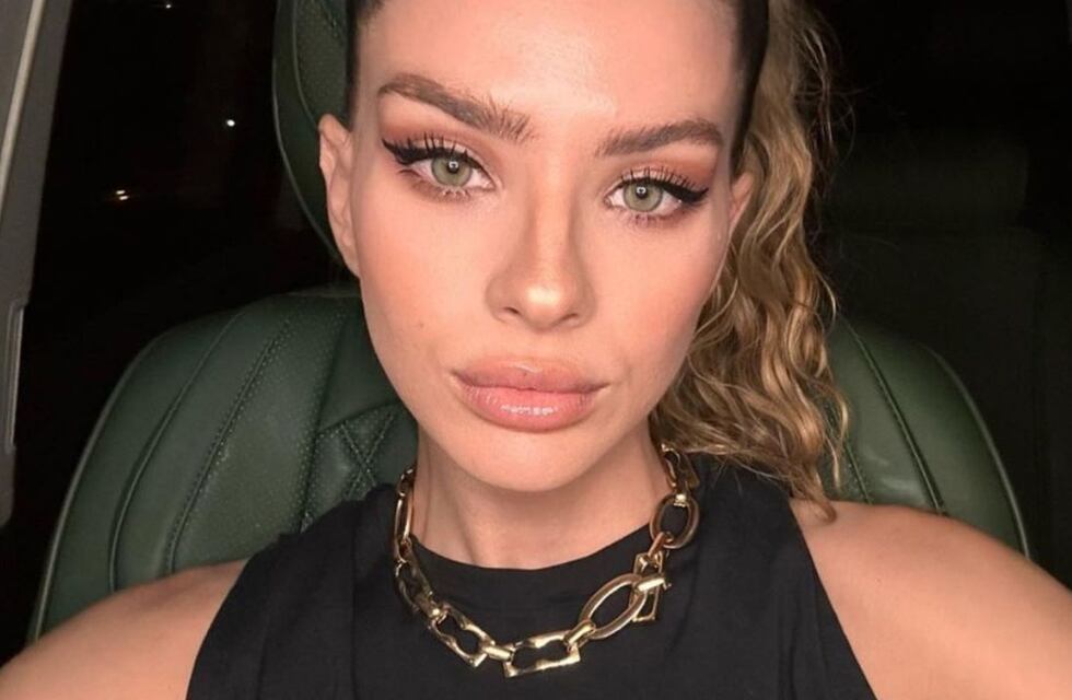 La China Suárez enamoró en las redes recostada en el pasto y con top blanco