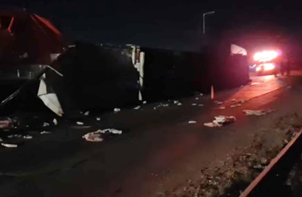 Una víctima fatal deja triple choque de camiones en ruta de Córdoba