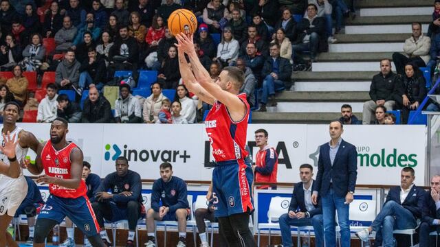 Pablo Bertone Oliveirense Portugal