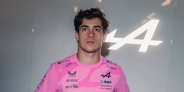 Colapinto y la nueva ropa de Alpine (Alpine)