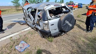 Tío Pujio. Así quedó el vehículo que volcó este viernes en la autopista Córdoba-Rosario (Villa María Ya)
