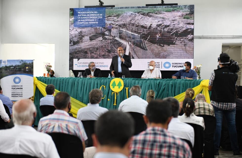 Manzur inauguró una importante obra en la Cuenca Productiva del rio Balderrama y Campo de Herrera