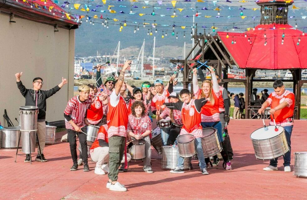 Ushuaia: expresiones de carnaval participaron del ensayo abierto