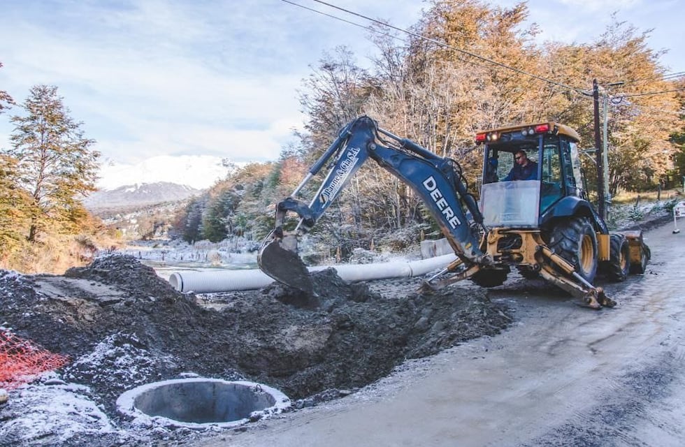 La Municipalidad de Ushuaia realiza trabajos pluviales en la calle Pista de Esquí