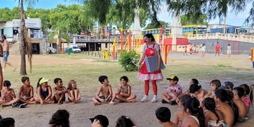 Taller sobre el cuidado del ambiente en la Colonia Municipal
