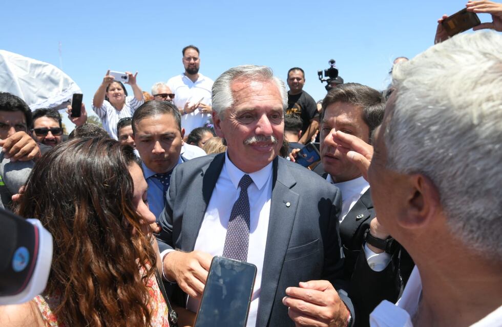 Alberto Fernández, cada vez más presionado para definir si será candidato