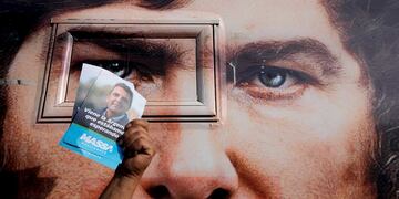 Balotaje: entre Javier Milei y Sergio Massa. (AP Photo/Natacha Pisarenko)