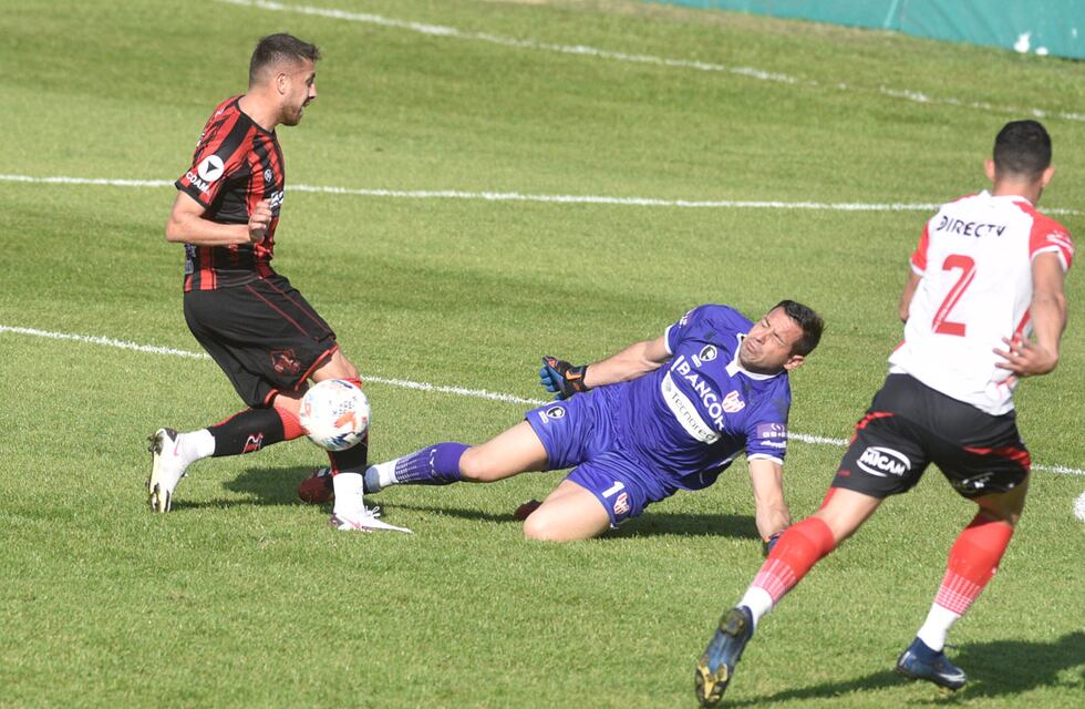 El Loco Carranza: la deuda en Instituto, Caranta, y lo que le dijo al Sapito Coleoni