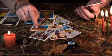 Una pareja de tarotistas mendocinos fue engañada y asaltada por un supuesto cliente (imagen ilustrativa)