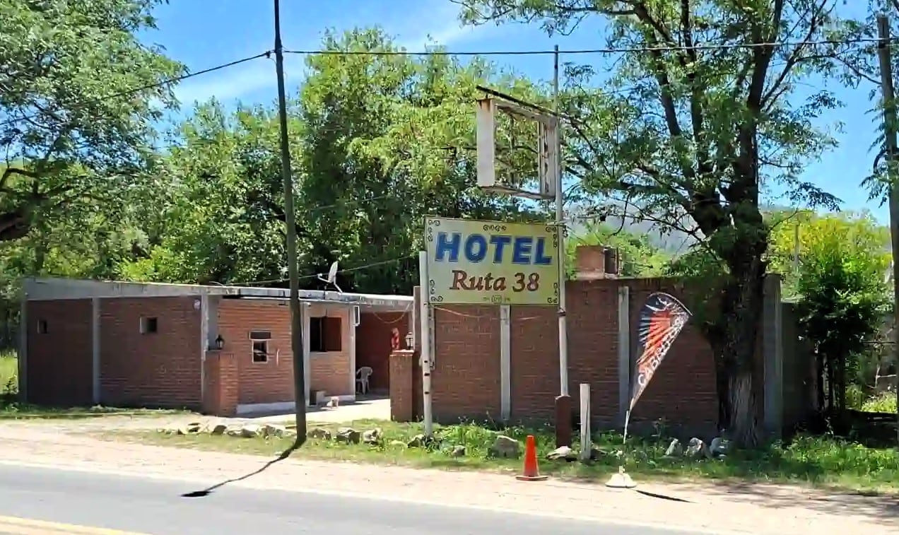 El motel de Valle Hermoso, en Punilla, donde ocurrió el fatal desenlace (Foto: La Estafeta Online)