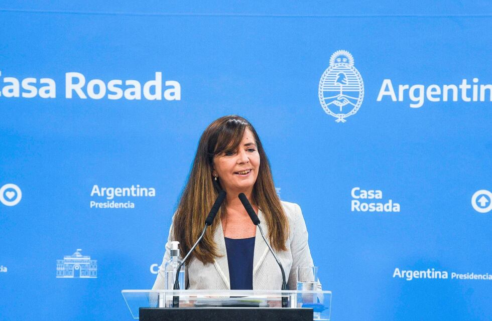 Tras los cuestionamientos de la Iglesia Católica, el Gobierno acusó al macrismo de la crisis económica