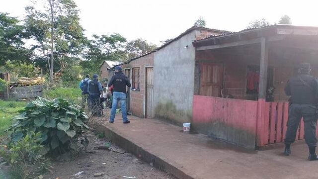 Allanan una vivienda por presunta comercialización de estupefacientes.
