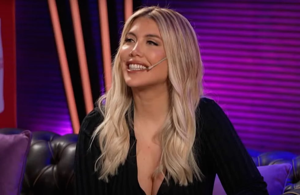 Wanda Nara se sumó a la tendencia de la bandana y revolucionó Instagram con la bikini diminuta del momento