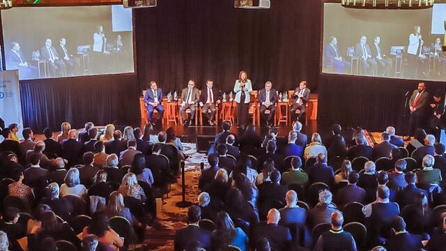 El gobernador Melella participó del encuentro nacional hidrógeno 2030