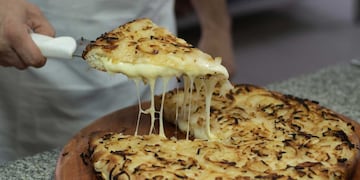 Llega la Noche de la Pizza y la Empanada con descuentos del 50% y promociones: qué locales se adhieren