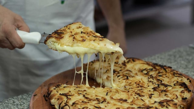 Llega la Noche de la Pizza y la Empanada con descuentos del 50% y promociones: qué locales se adhieren