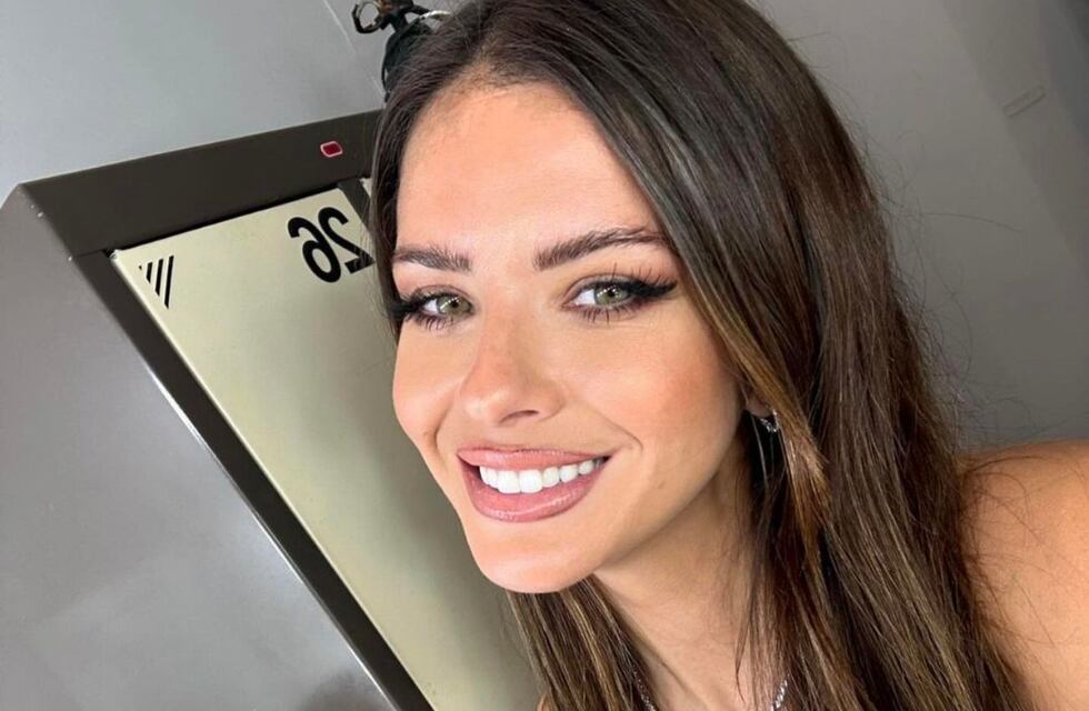 La China Suárez hizo gimnasia con un look ultra hot y causó furor con sus jugadas poses