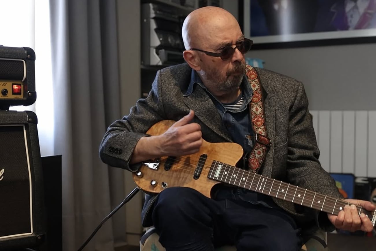 Indio Solari en su estudio Luzbola. (Instagram @indiosolarioficial)