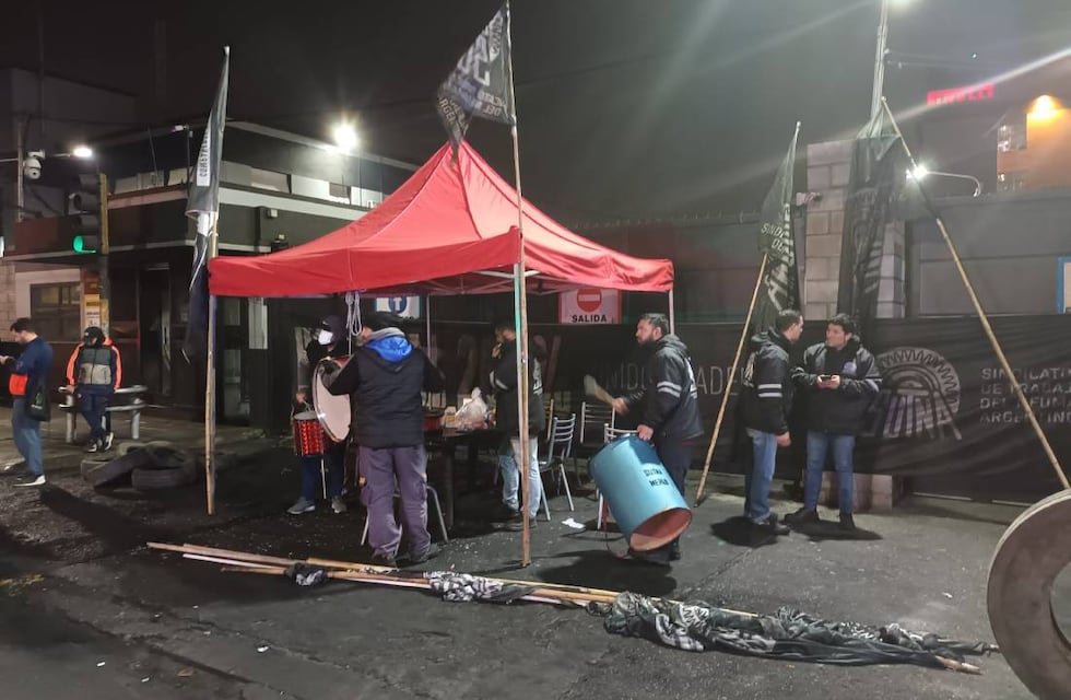 Neumáticos: con la producción paralizada, el Gobierno recibe a sindicatos y fabricantes