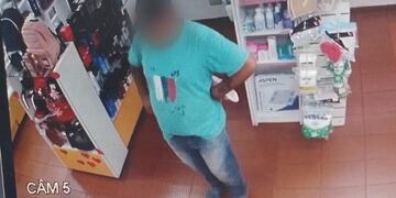 Eldorado: terminó detenido tras quedar registrado robando en un comercio.