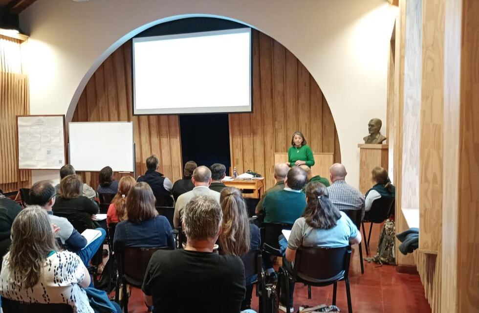 Karina Barci, docente de la EATA, coordinó el Segundo Encuentro Regional de escuelas del Proyecto Alfredo Hirsch (PAH)