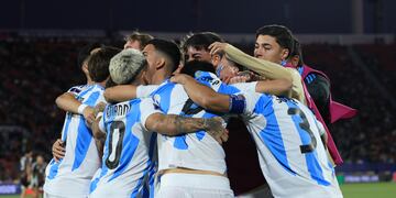 La selección argentina Sub 20 en su partido ante México. (Prensa AFA).