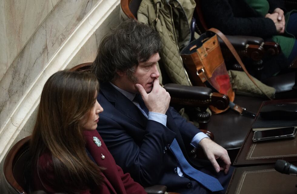 Massa y Milei confrontan desde el Congreso con diferentes agendas y dos sesiones por separado