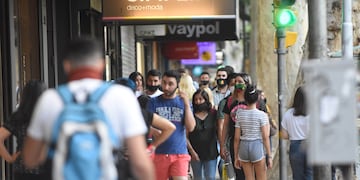 Los comercios abrirán desde las 10 de la mañana.