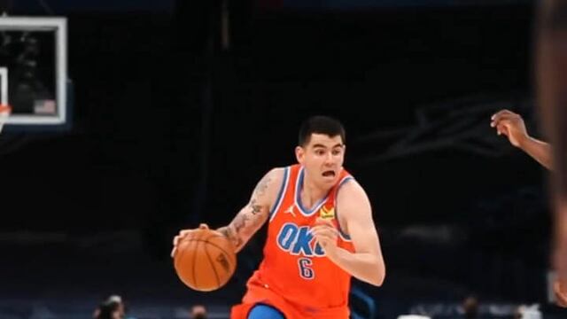 El santiagueño Gabriel Deck debutó en la NBA.