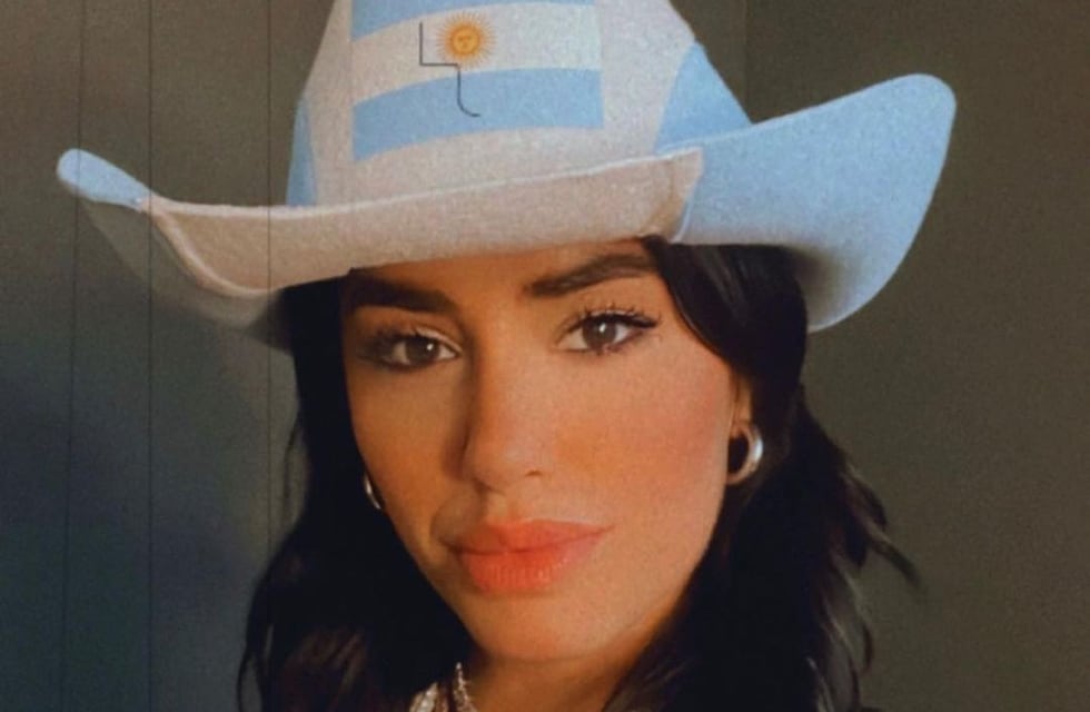 Lali Espósito llegó a la Argentina al ritmo de “Muchachos” y se refirió al acoso que sufrió en Qatar