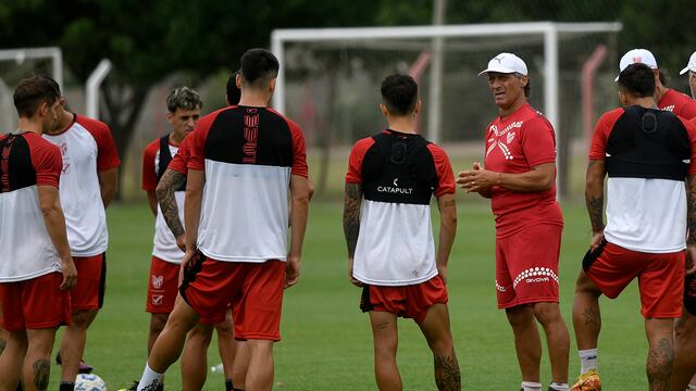 Pedro Troglio y una complicación en el armado del Instituto que visitará a Argentinos Juniors.
