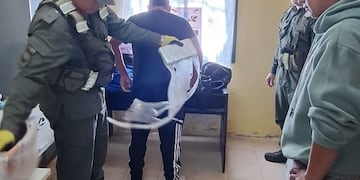 Infructuoso resultó el intento del "narcopasajero" jujeño que viajaba con un paquete de cocaína oculto debajo de la ropa.