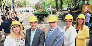 El gobernador y la intendenta Chahla encabezaron la presentación de nuevos equipos para la ciudad.